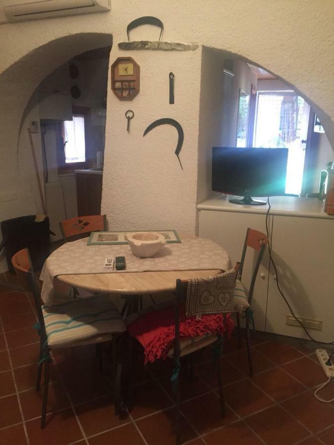 Tavernetta A 10 Minuti Dal Mare Villa Diano San Pietro Kültér fotó