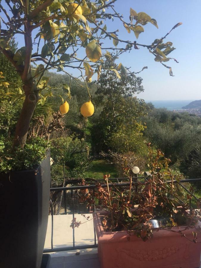 Tavernetta A 10 Minuti Dal Mare Villa Diano San Pietro Kültér fotó
